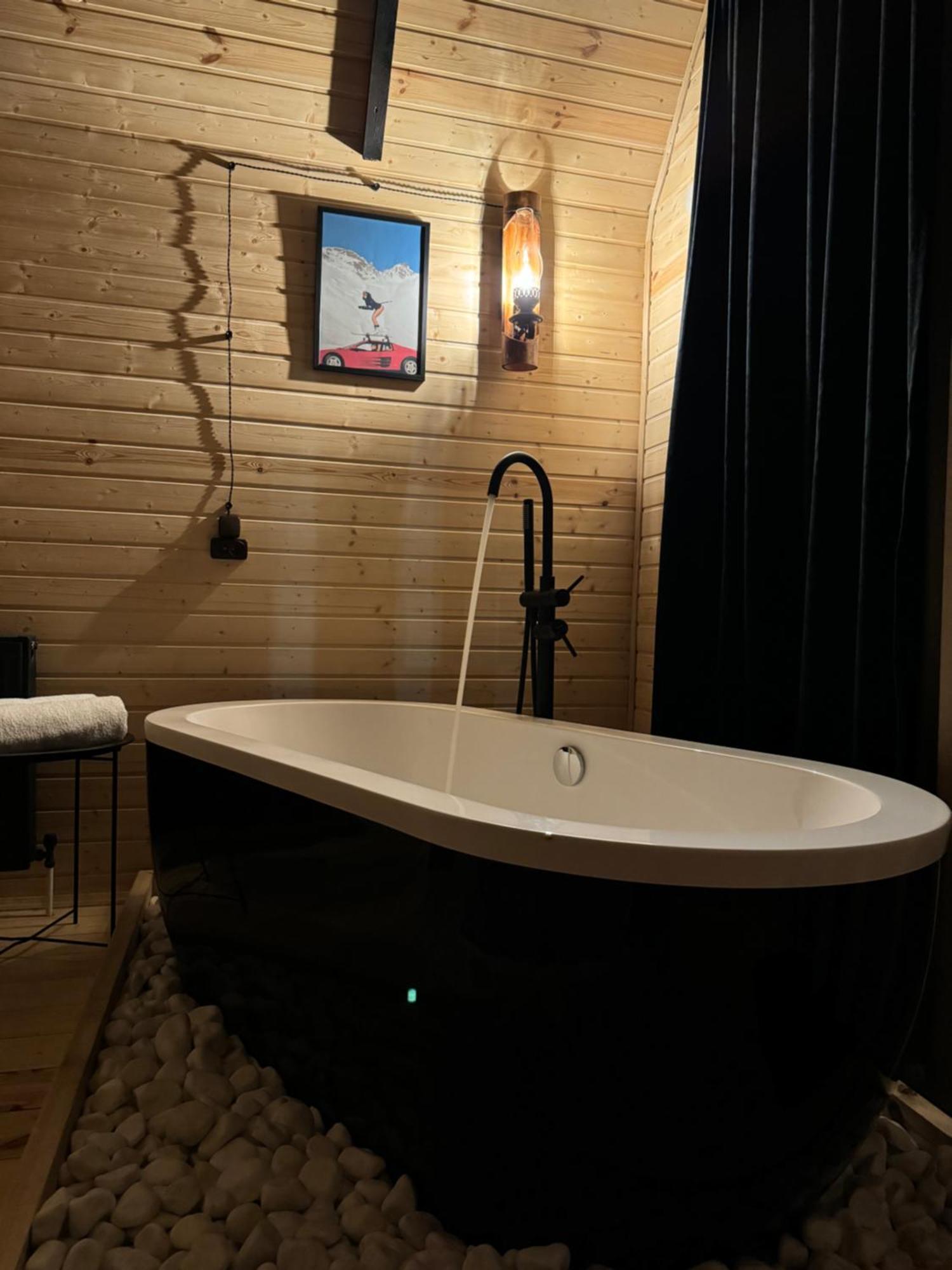 Outdoor Cottages Kazbegi Ngoại thất bức ảnh