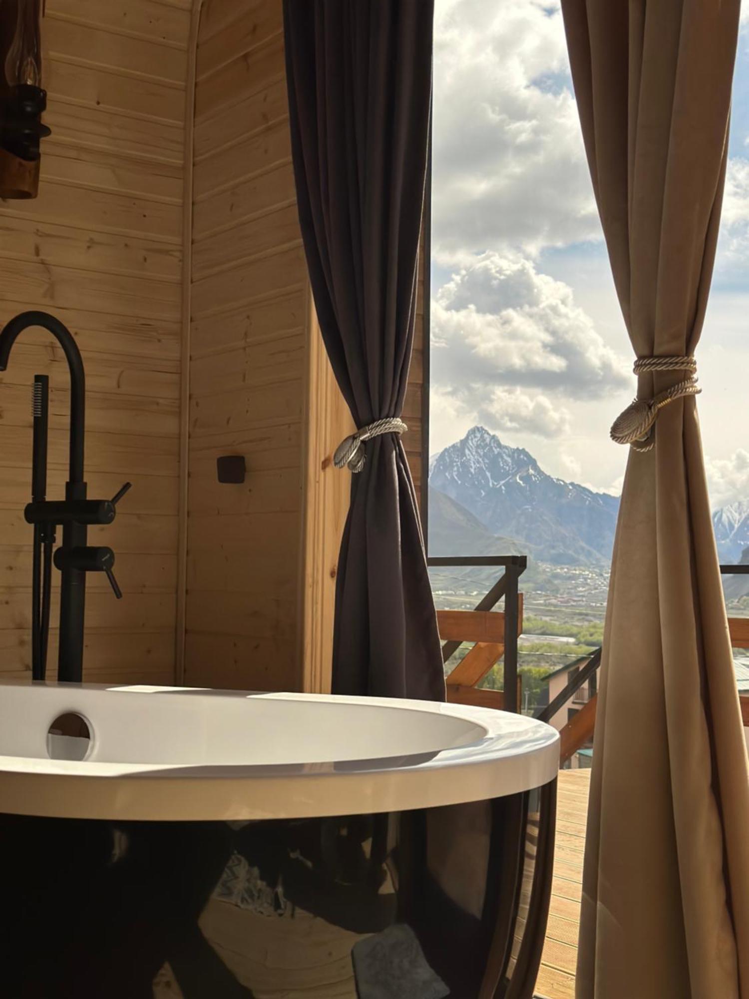 Outdoor Cottages Kazbegi Ngoại thất bức ảnh