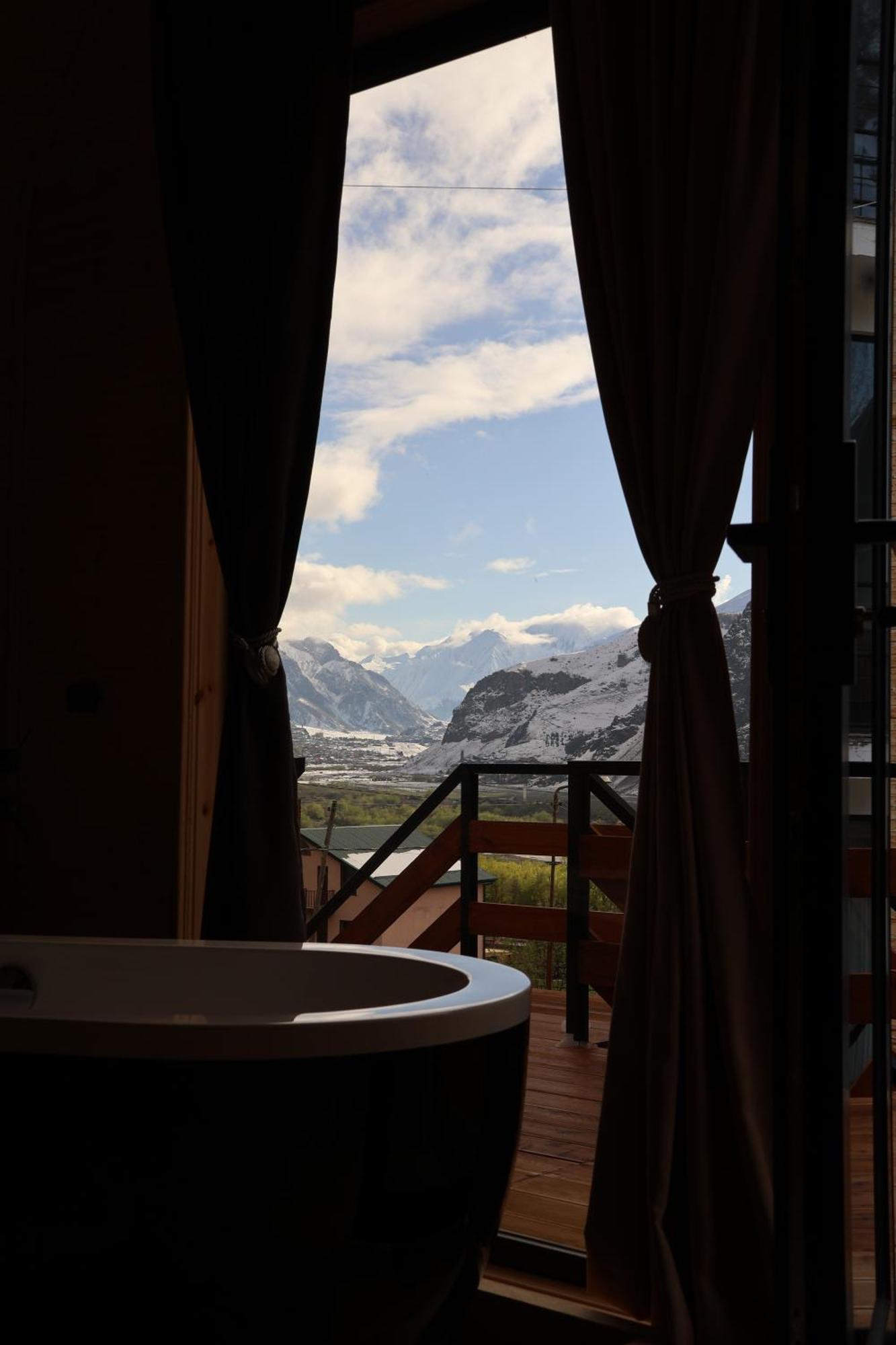 Outdoor Cottages Kazbegi Ngoại thất bức ảnh